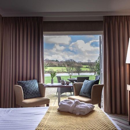 Lakeside Park Hotel & Spa Fishbourne  Esterno foto
