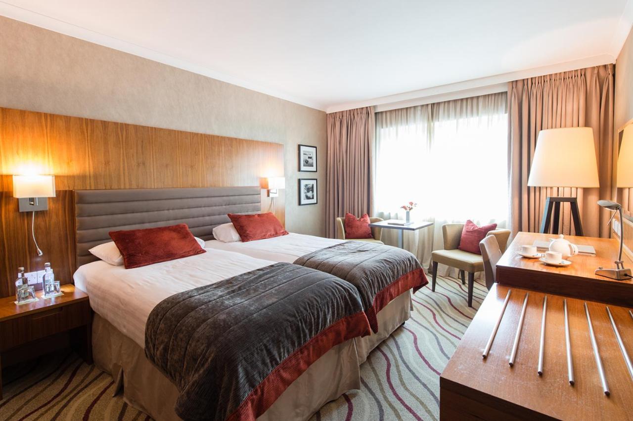 Lakeside Park Hotel & Spa Fishbourne  Esterno foto