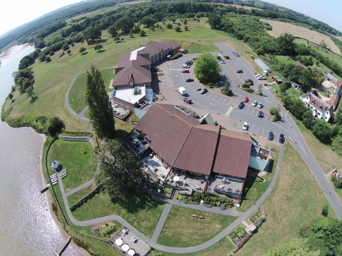 Lakeside Park Hotel & Spa Fishbourne  Esterno foto