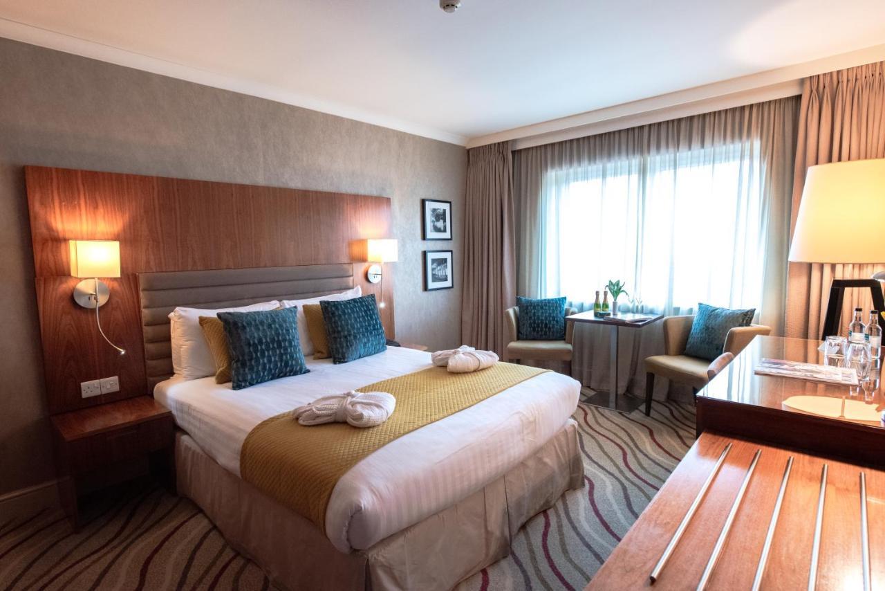 Lakeside Park Hotel & Spa Fishbourne  Esterno foto