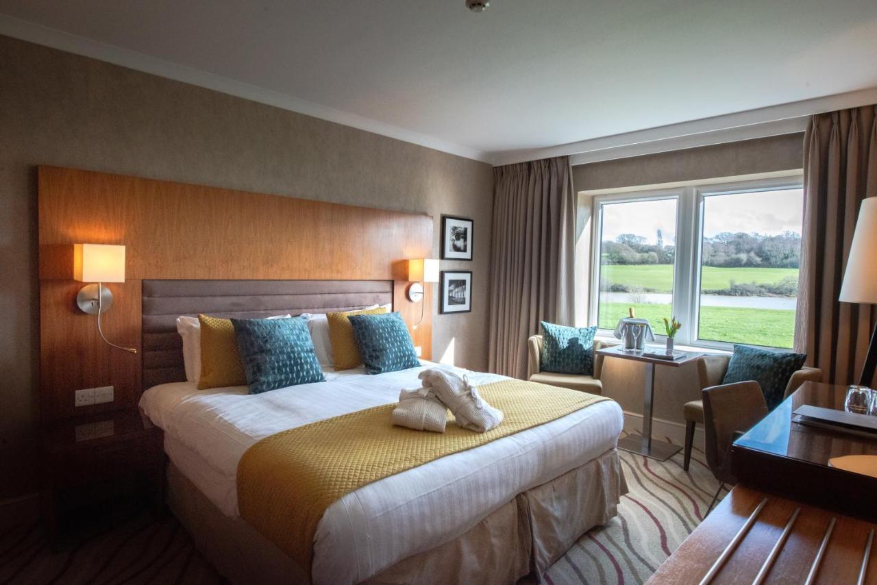 Lakeside Park Hotel & Spa Fishbourne  Esterno foto