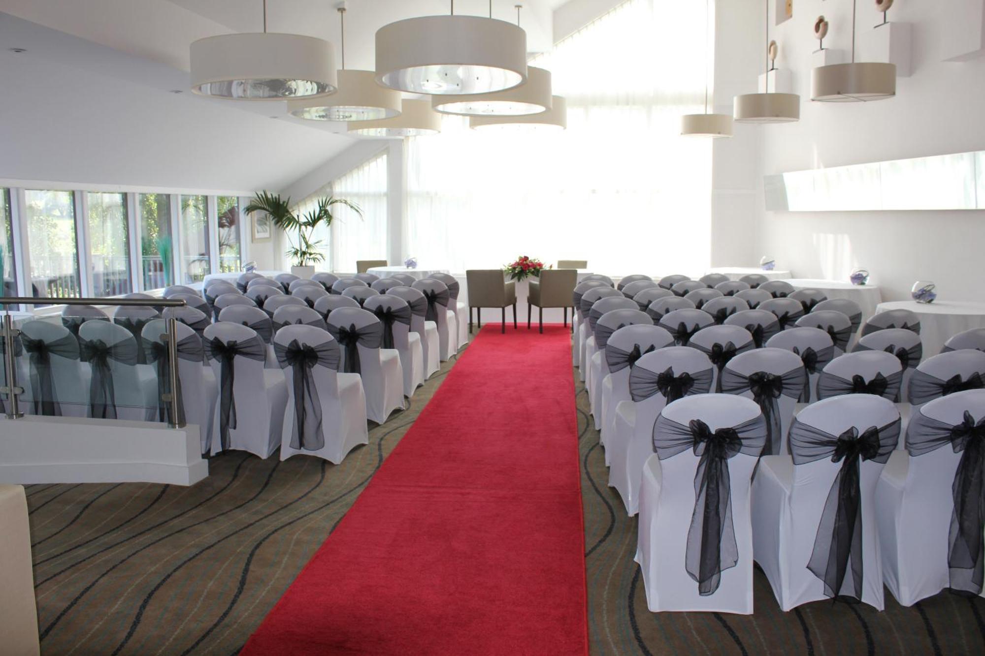 Lakeside Park Hotel & Spa Fishbourne  Esterno foto