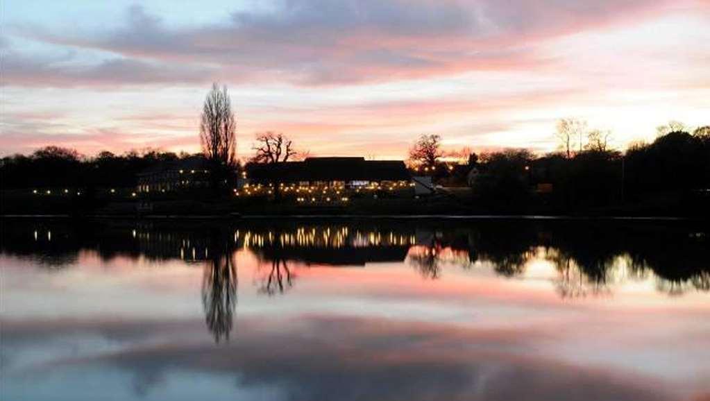 Lakeside Park Hotel & Spa Fishbourne  Esterno foto
