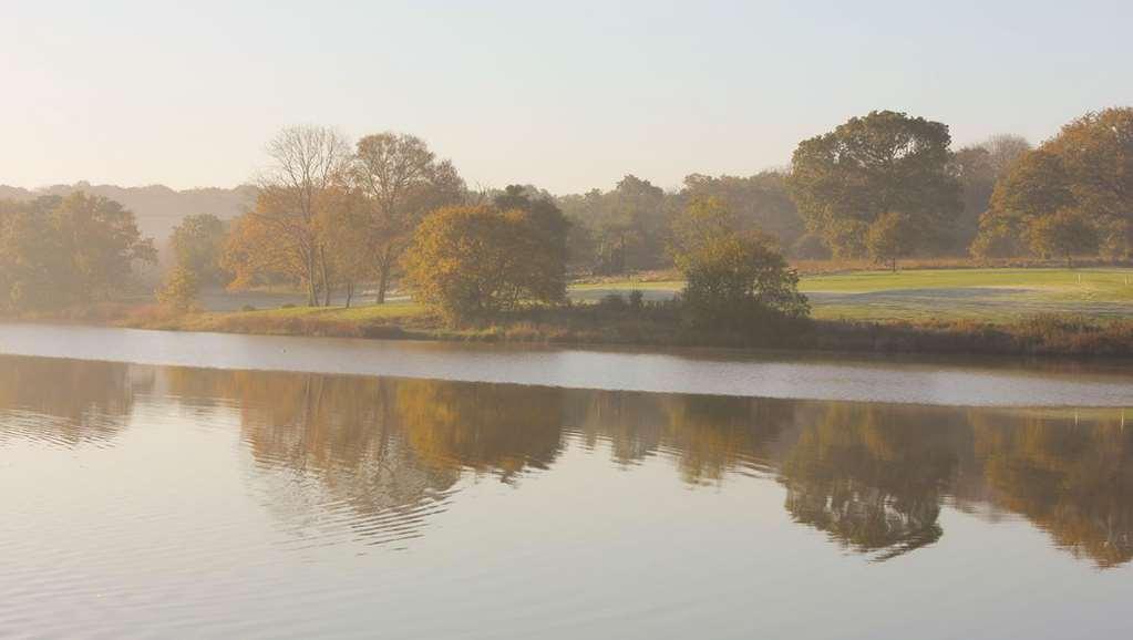 Lakeside Park Hotel & Spa Fishbourne  Esterno foto
